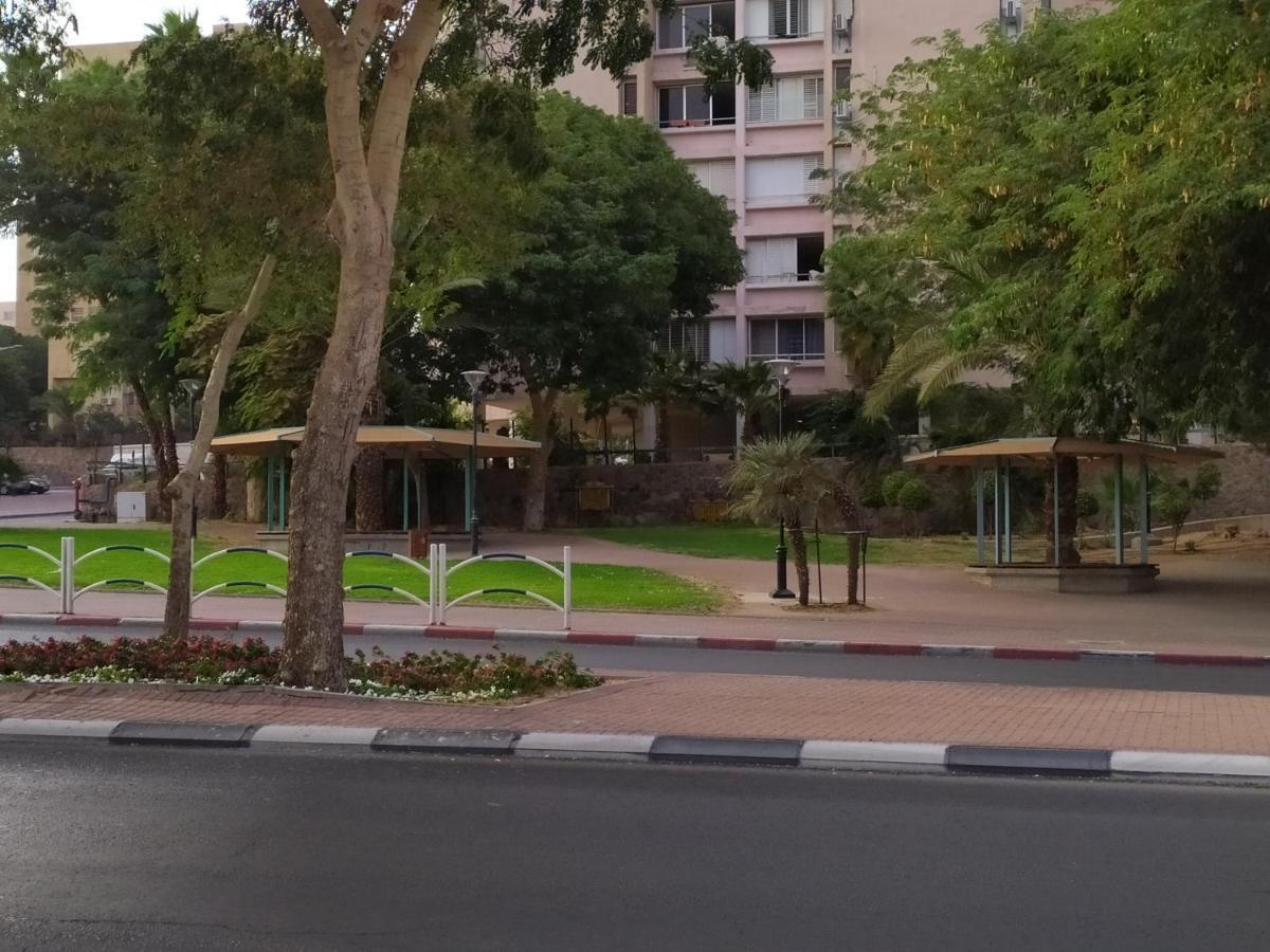 Nelly'S Housing Unit Apartamento Eilat Exterior foto